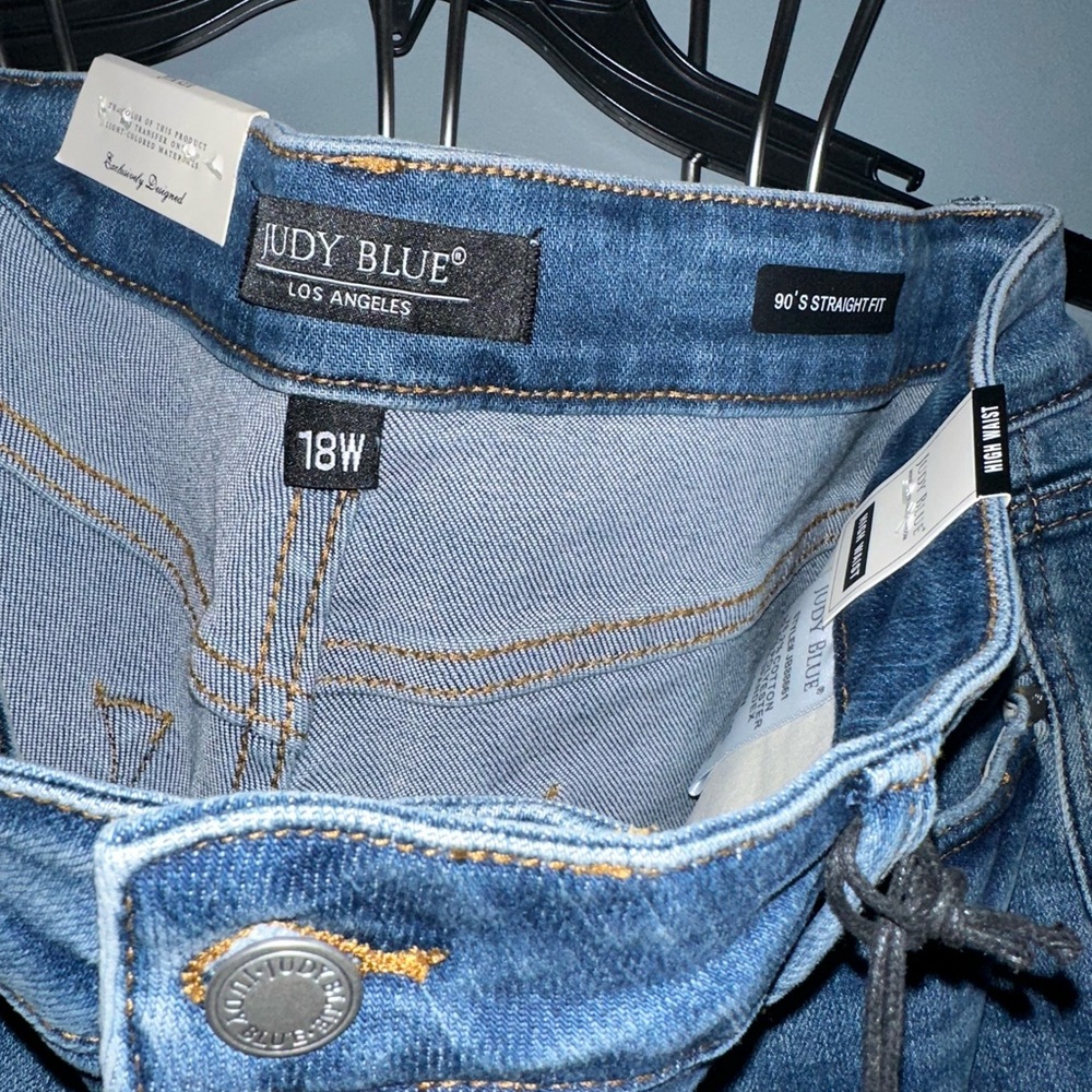 Judy Blue 90’s straight fit 18W Brand New
